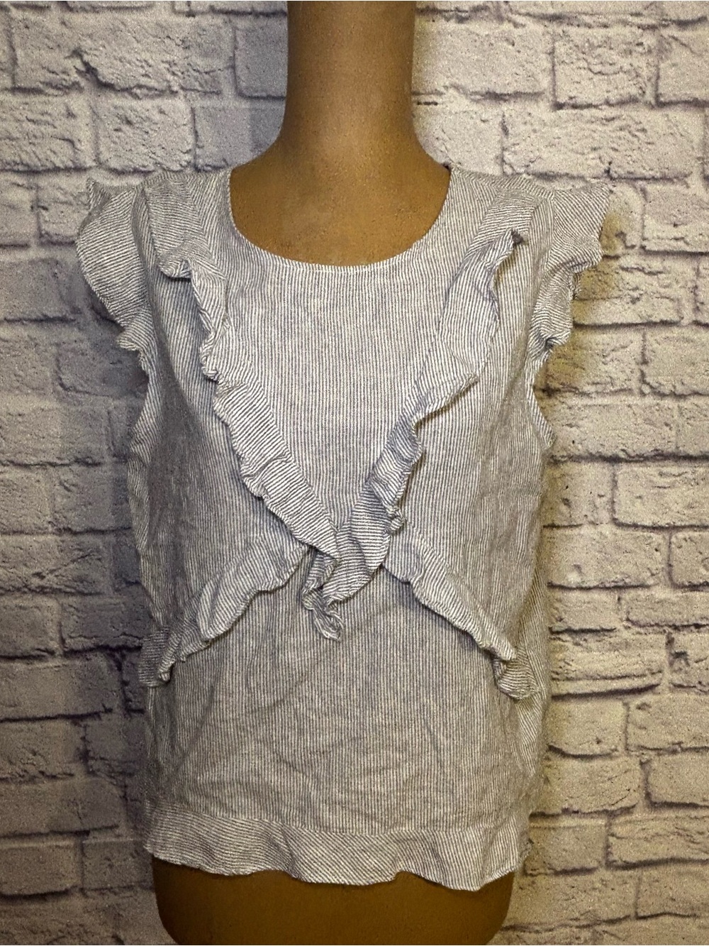 Harve Benard White & Gray Striped Ruffle Sleeve Top